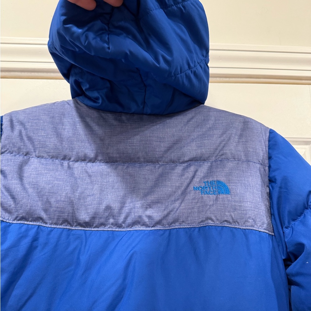 The North Face Kids Two-Tone and reversible Blue Puffer Jacket - Picture 4 of 6